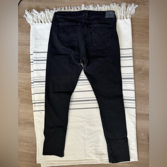 Levi's 711 High Rise Skinny Jean - Size 33 - Black - Picture 3 of 6